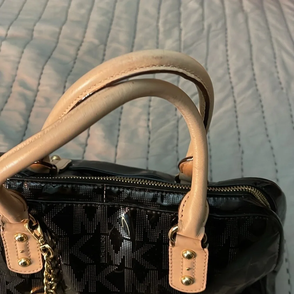 Michael Kors Black and Cream‎ Women's Bag